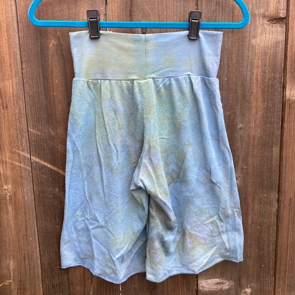 Gaia Conceptions One of a Kind Simplicity Bermuda shorts - Picture 2 of 3